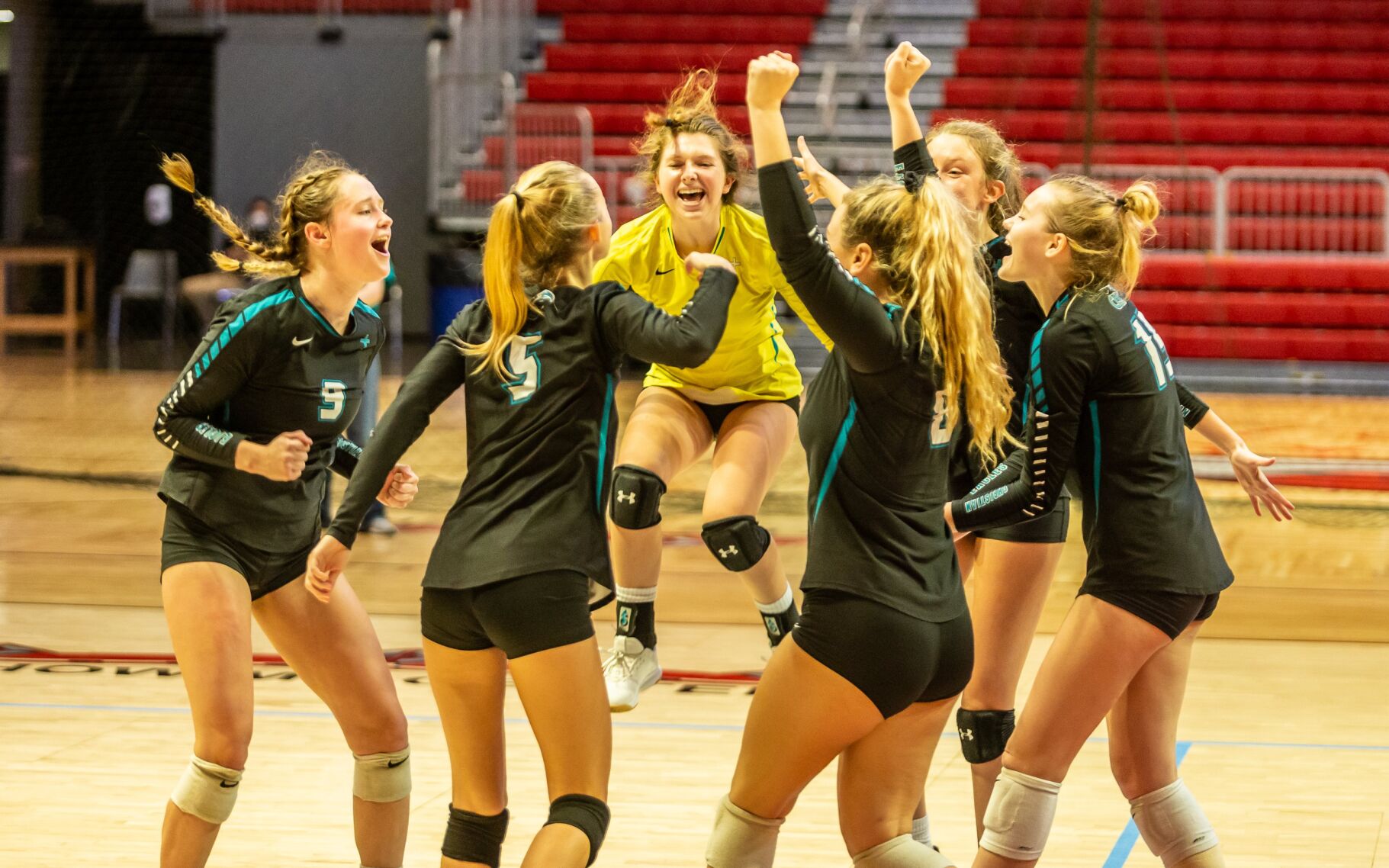 O'Fallon Christian vs. Valle Catholic volleyball